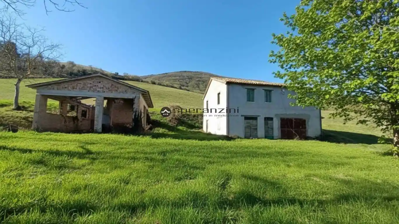 Rustico - Casale in vendita a Fossombrone