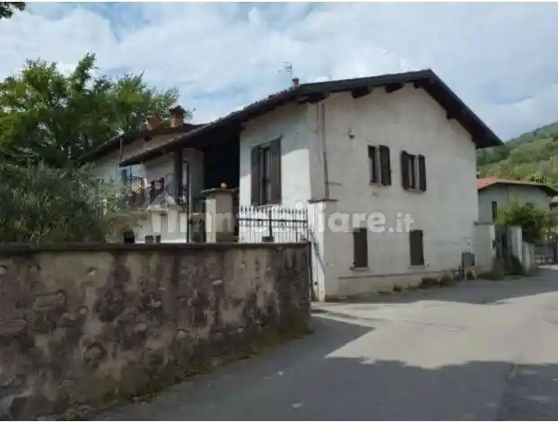 Appartamento in vendita a Gavirate