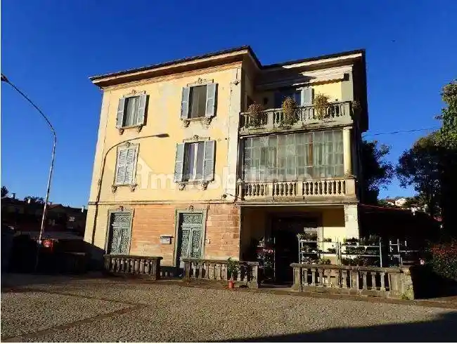 Appartamento in vendita a Laveno-Mombello