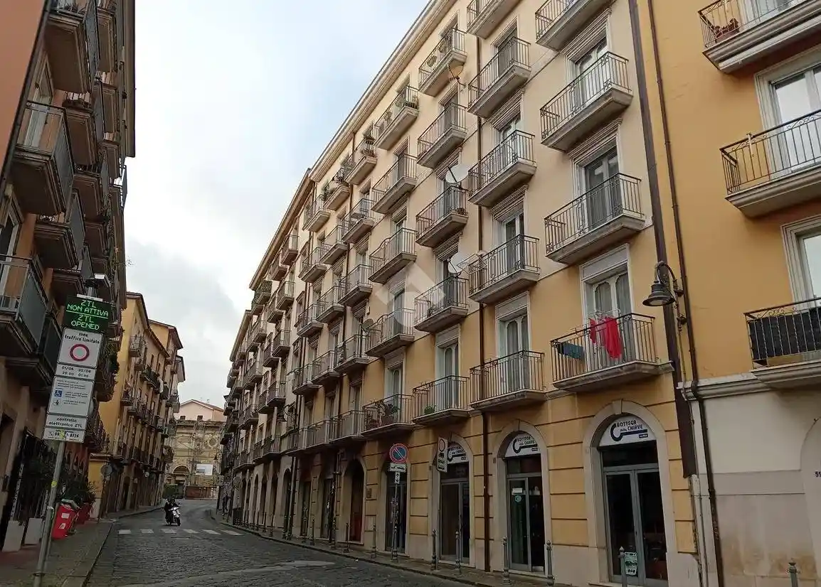 Loft corso Umberto I 41, Centro Storico, Avellino - foto 4