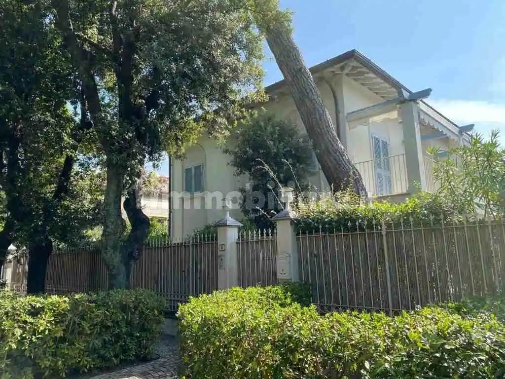 Villa in vendita a Forte dei Marmi