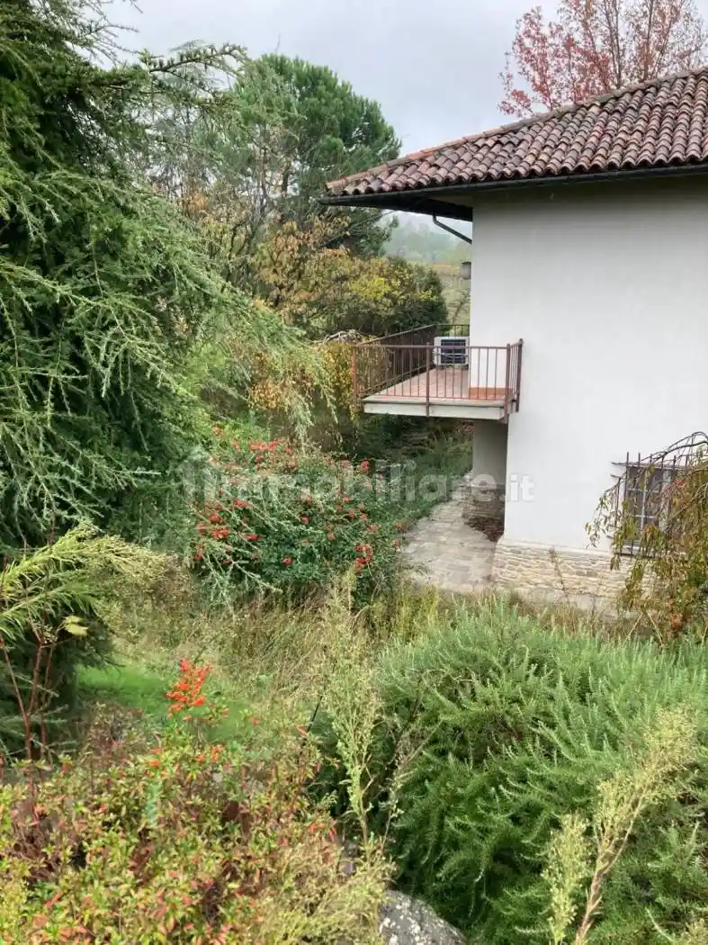 Villa unifamiliare frazione Casa Rossa, Castana - foto 2