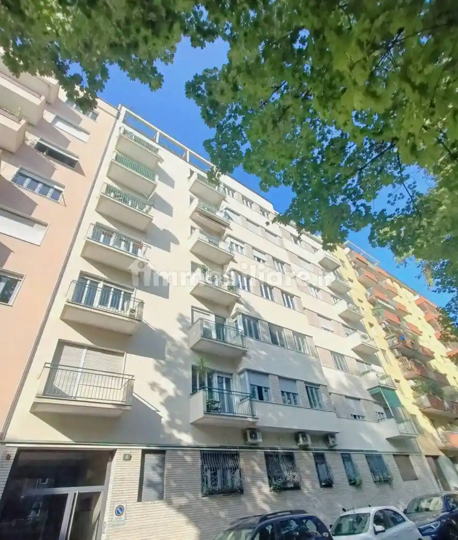 Trilocale piazza Irnerio 8, Washington, Milano - foto 4