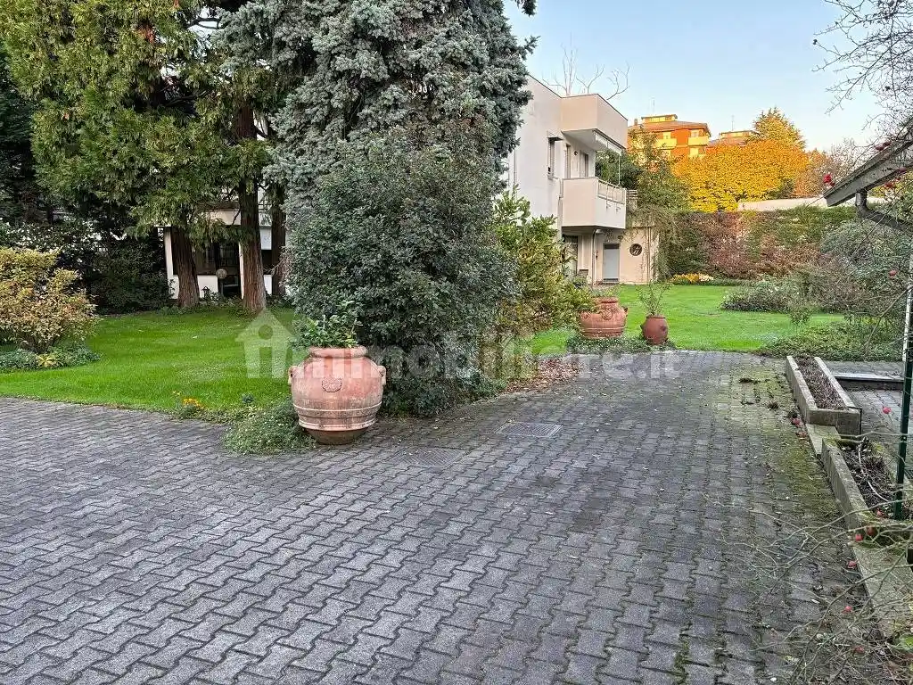 Villa in vendita a Busto Arsizio