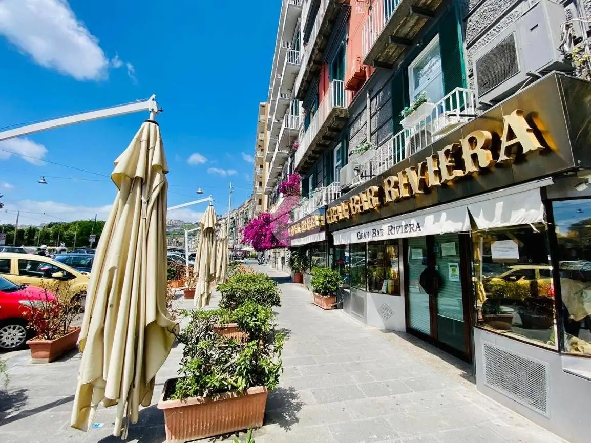 Appartamento in vendita a Napoli