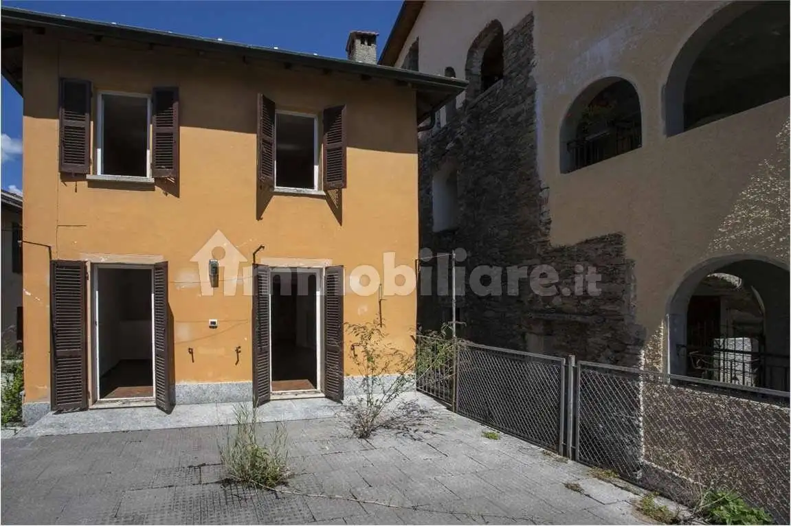 Terratetto unifamiliare 188 m², buono stato, Agra - foto 3