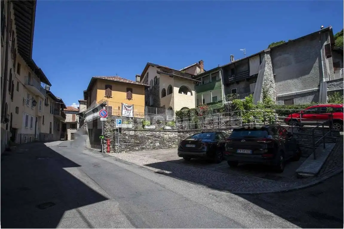 Terratetto unifamiliare 188 m², buono stato, Agra - foto 4