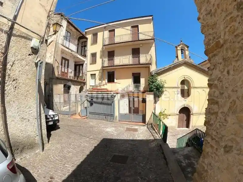 Terratetto unifamiliare 400 m², da ristrutturare, Centro, Rende - foto 2