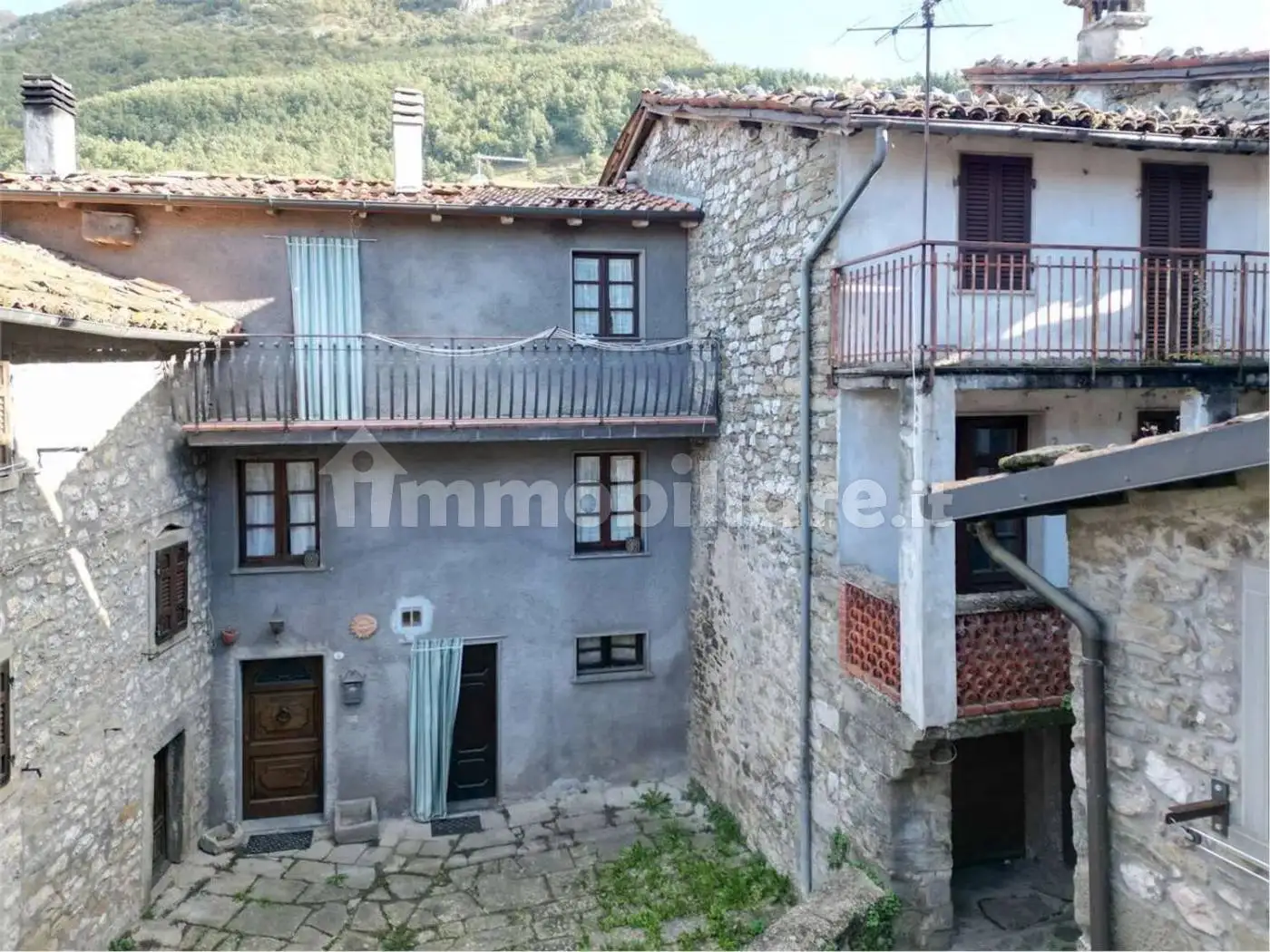 Villa in vendita a Villa Collemandina