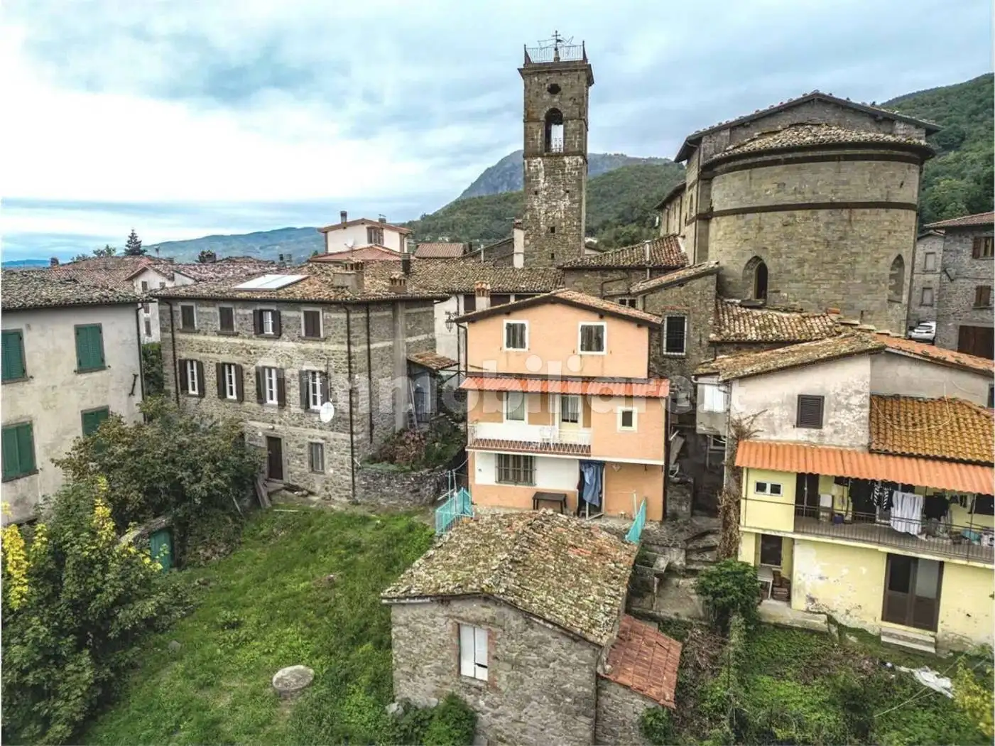 Villa unifamiliare Strada Provinciale 72 Del Passo Delle Radici, Castiglione di Garfagnana - foto 2
