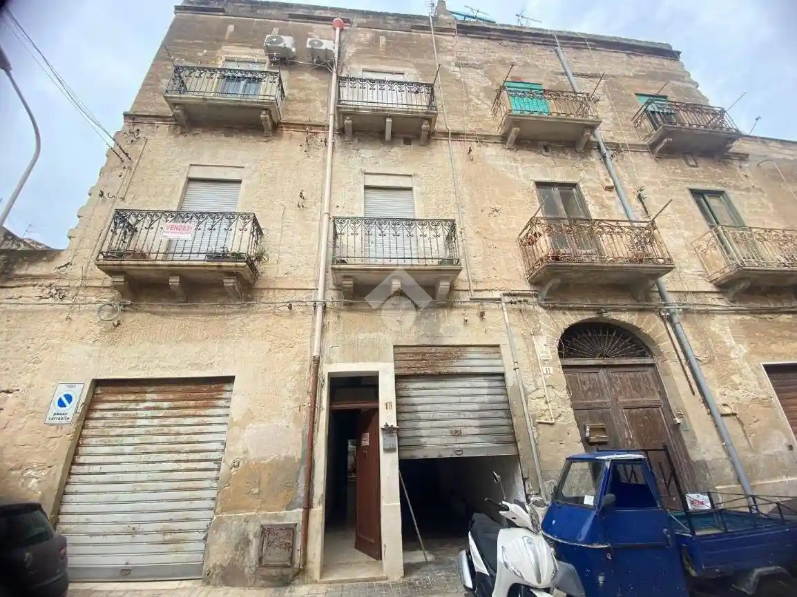 Palazzo - Edificio in vendita a Trapani
