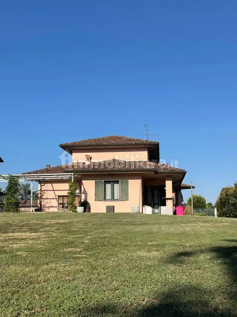 Villa in vendita a Podenzano