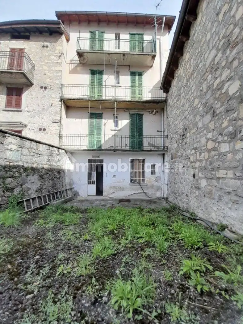 Casa indipendente in vendita a Caglio