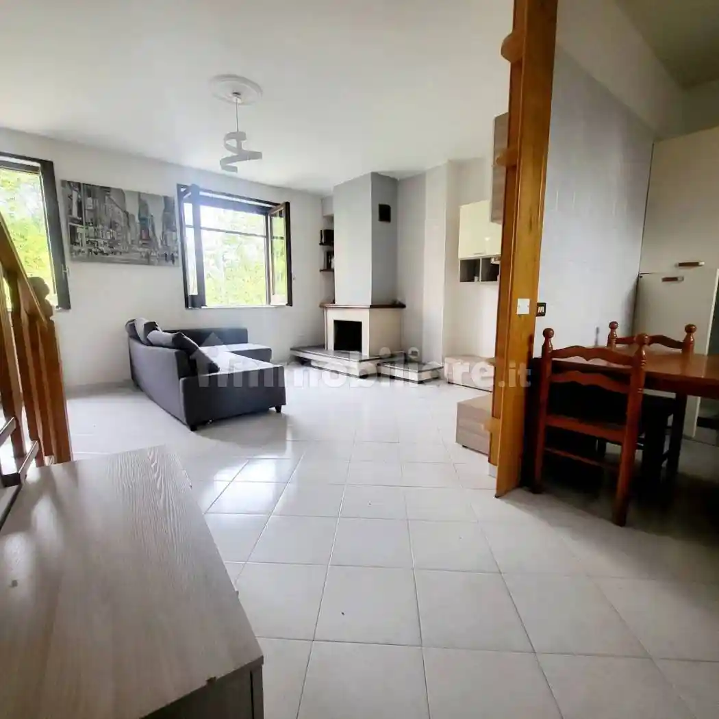 Trilocale via San Salvatore, Picarelli, Rione Ferrovia, Archi, Avellino - foto 2