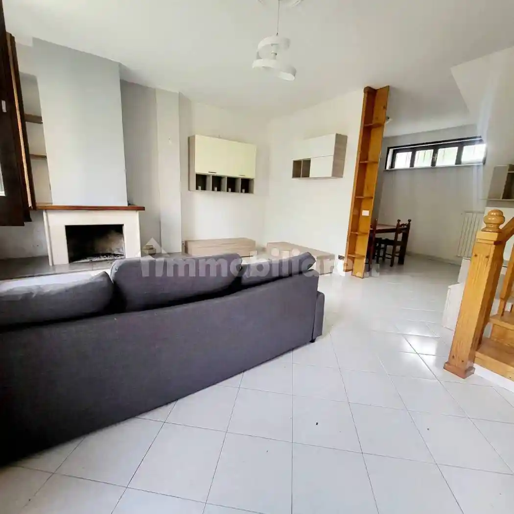 Trilocale via San Salvatore, Picarelli, Rione Ferrovia, Archi, Avellino - foto 3