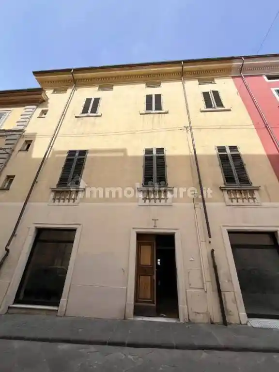 Palazzo - Edificio in vendita a La Spezia