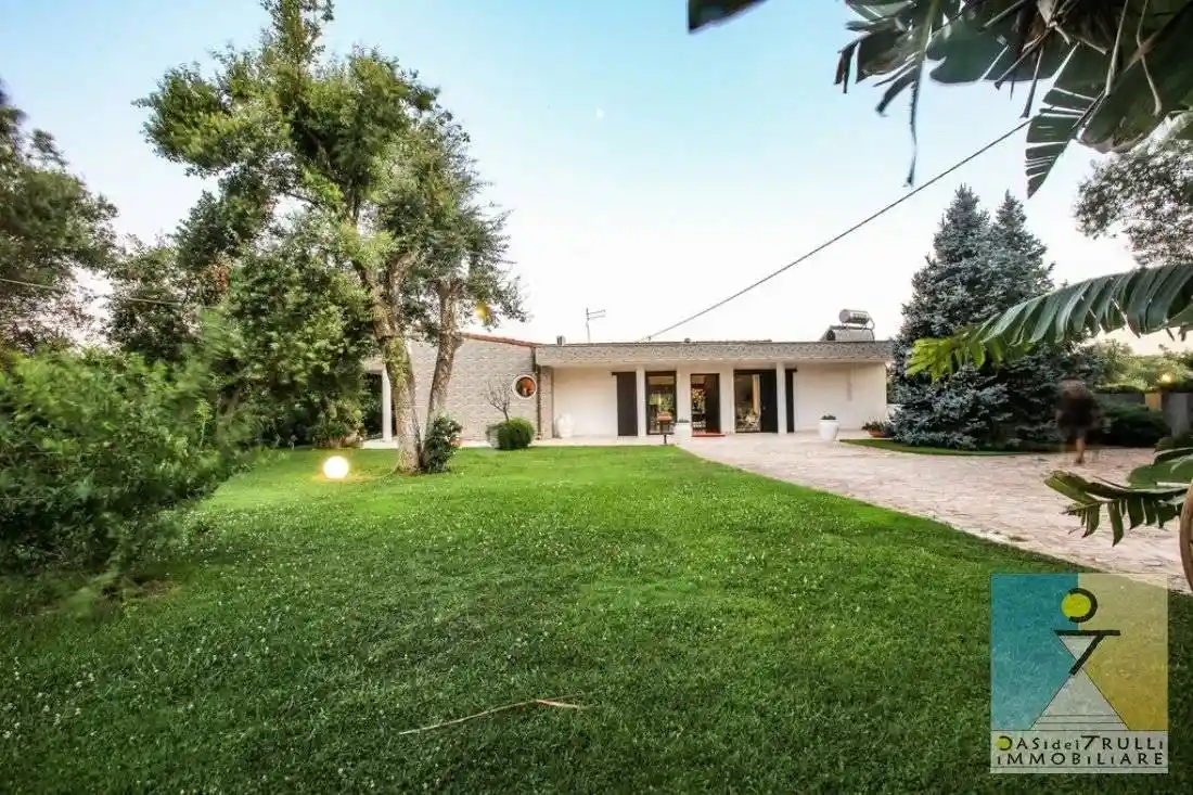 Villa in vendita a San Michele Salentino