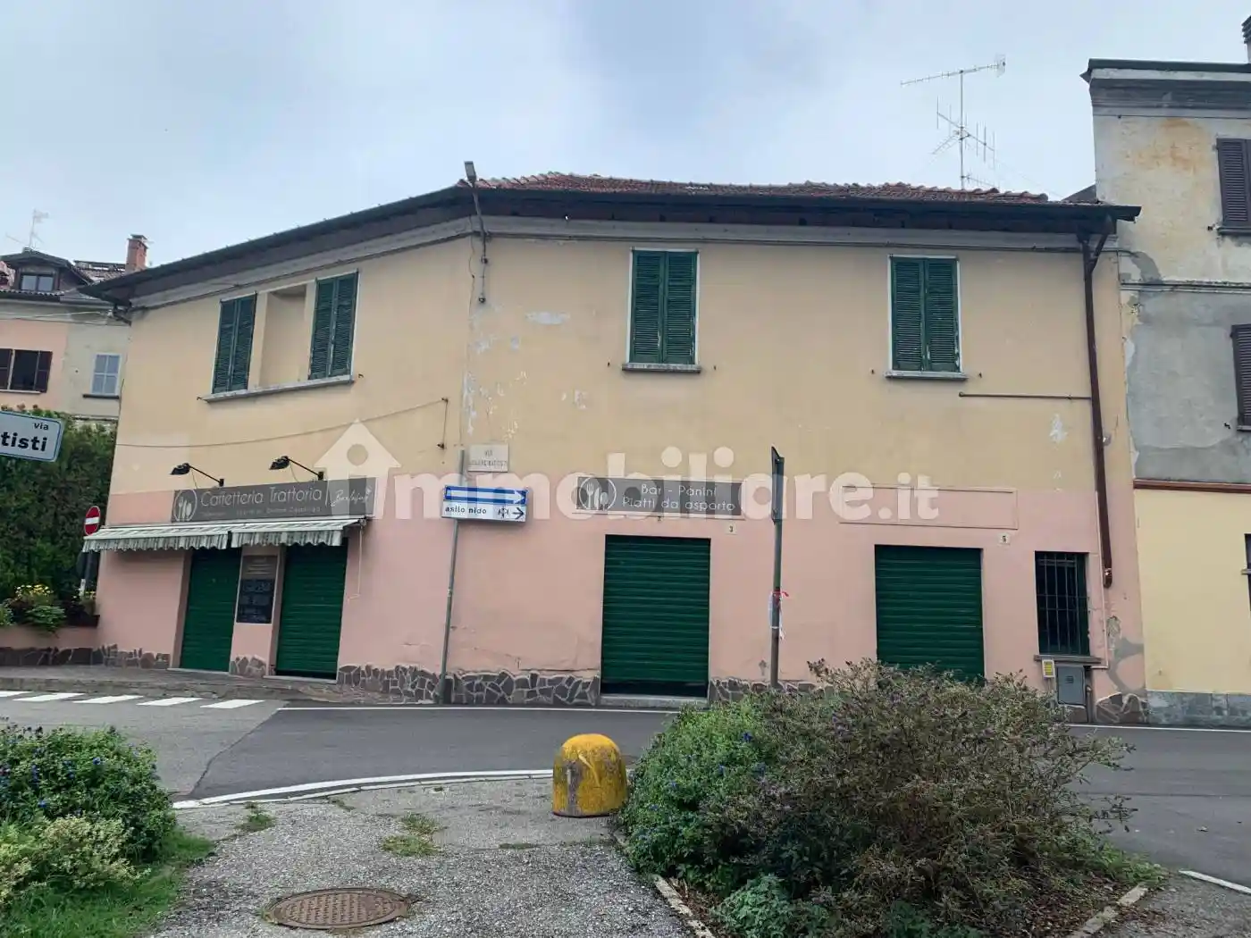Palazzo - Edificio in vendita a Laveno-Mombello