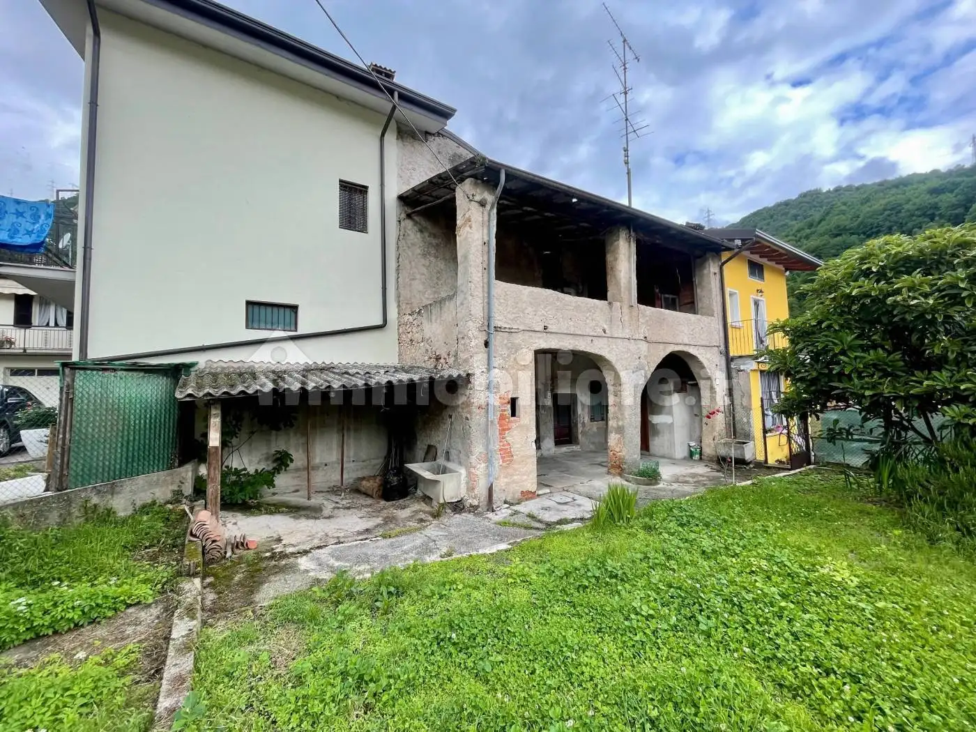 Rustico - Casale in vendita a Caino