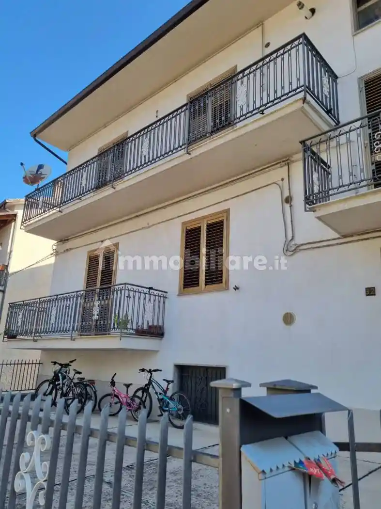 Casa indipendente in vendita a Tramutola