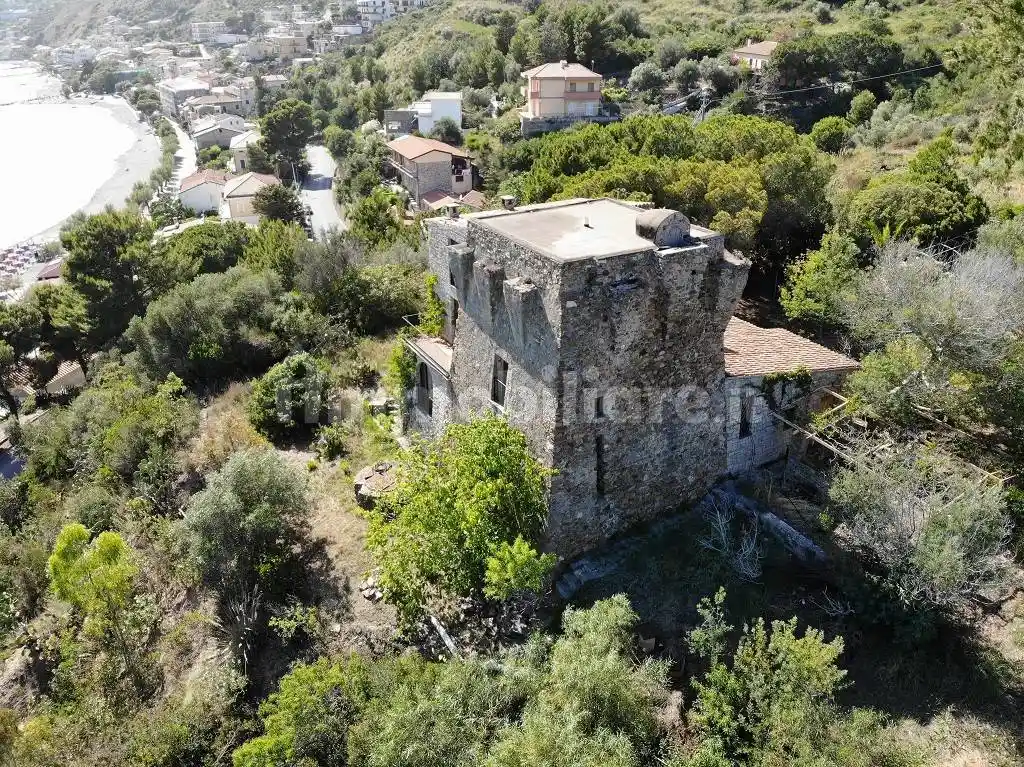 Palazzo - Edificio in vendita a Pollica