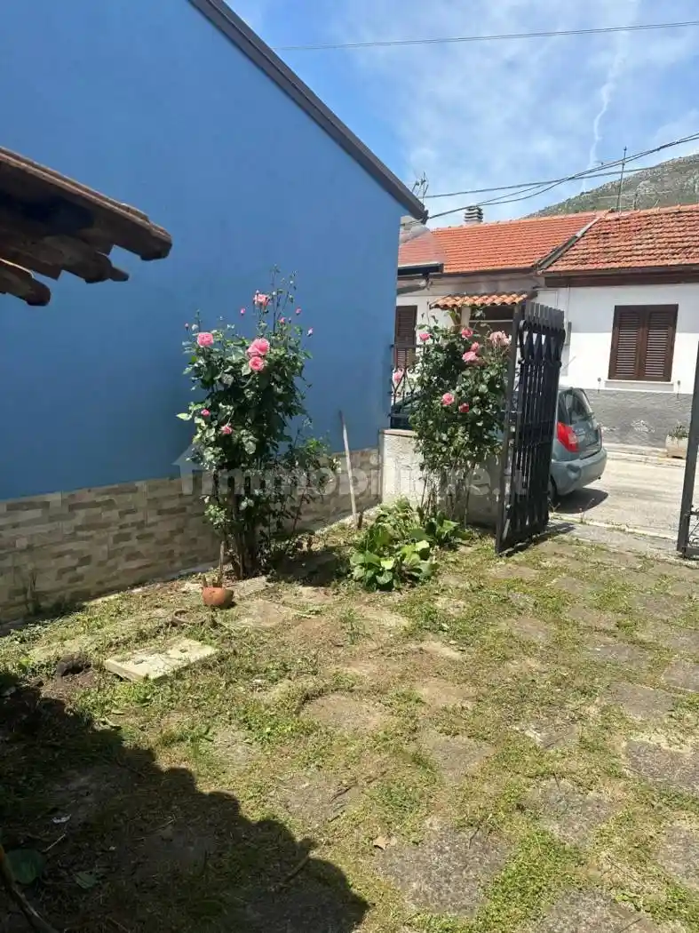 Terratetto unifamiliare via P. Iacovitti, San Pelino, Avezzano - foto 2