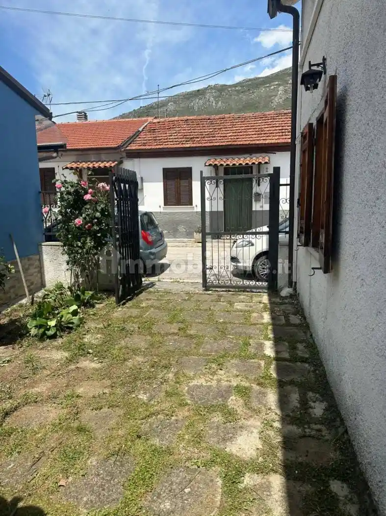 Terratetto unifamiliare via P. Iacovitti, San Pelino, Avezzano - foto 3