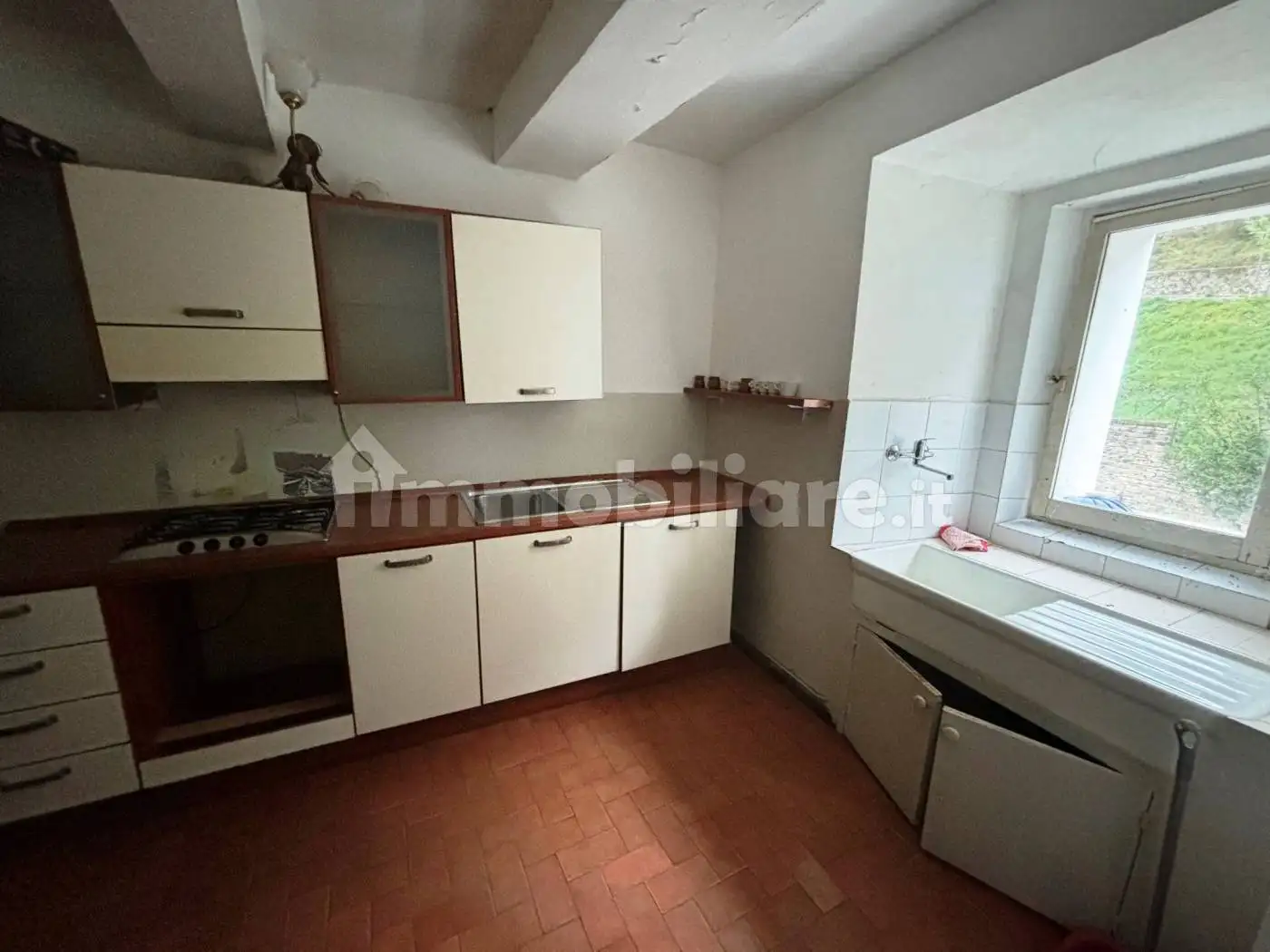 Casa indipendente in vendita a Esanatoglia