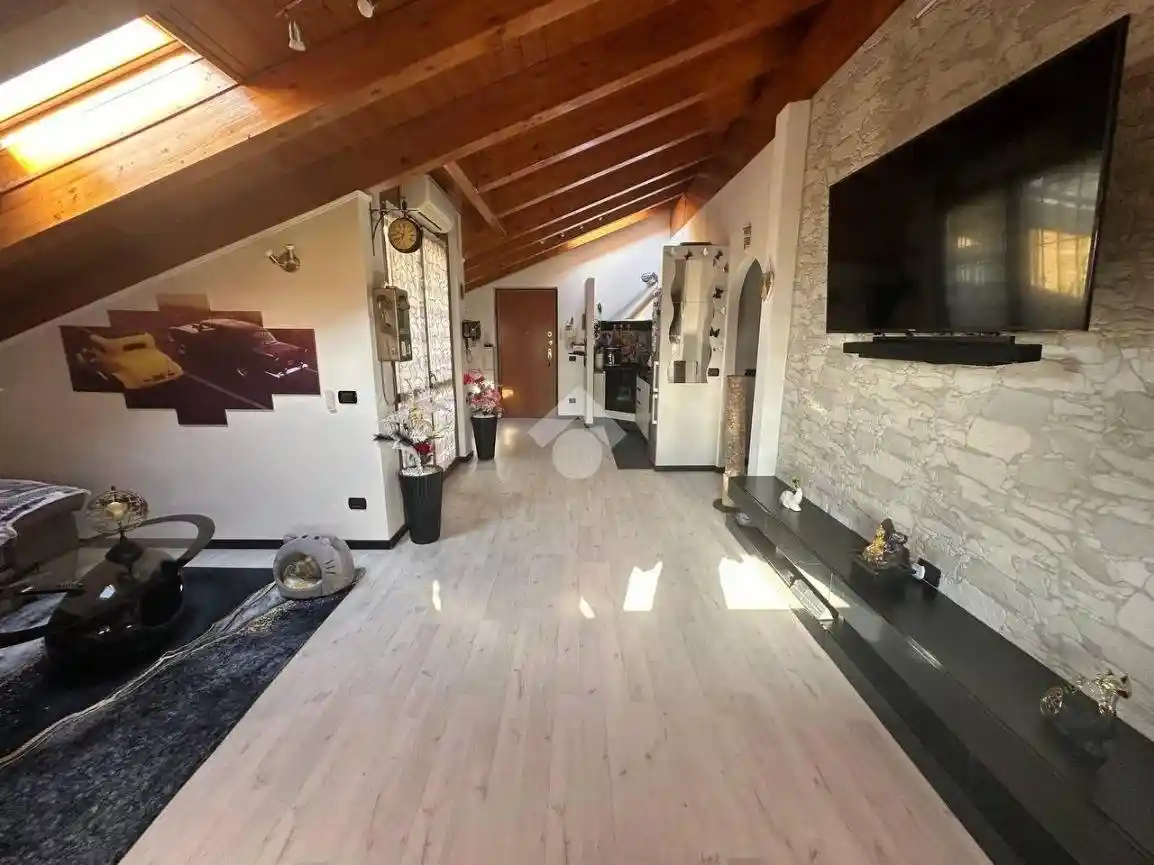 Appartamento in vendita a Trezzano Rosa