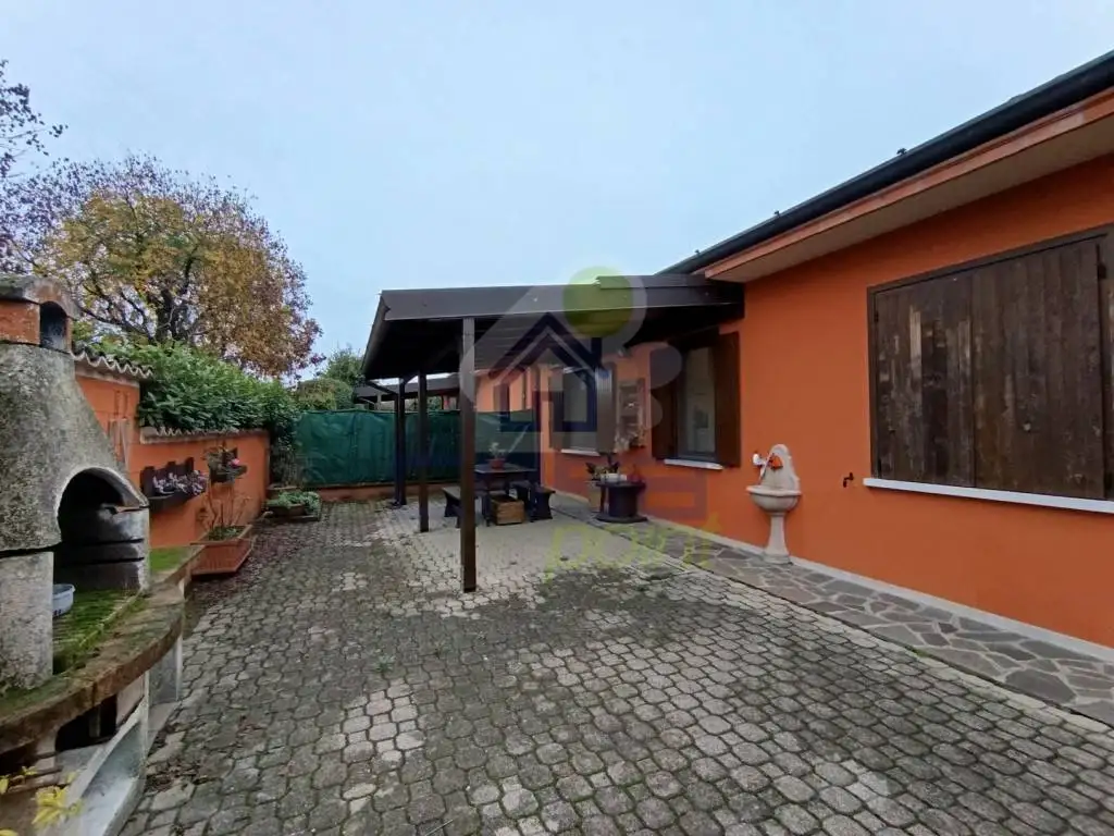 Villa in vendita a Pescarolo ed Uniti