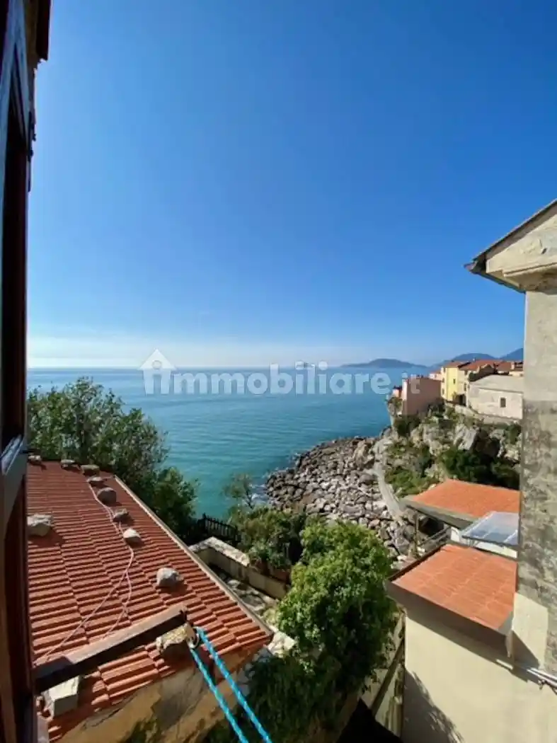 Casa indipendente in vendita a Lerici