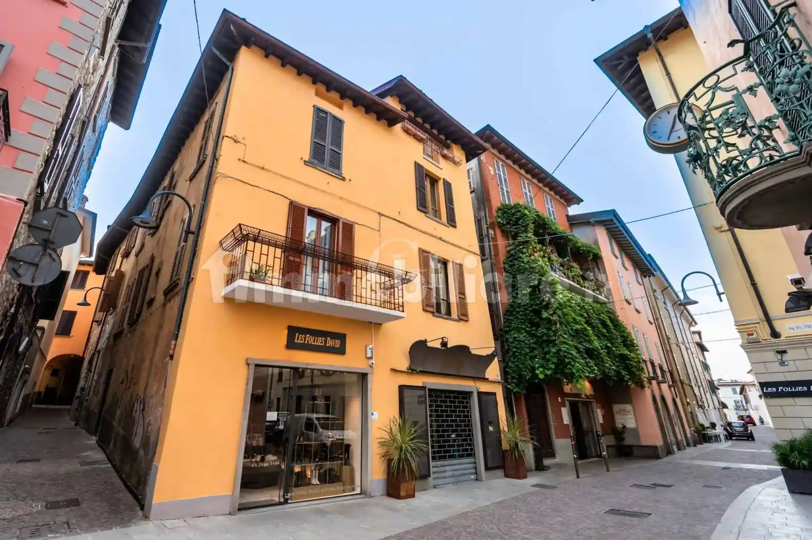 Palazzo - Edificio in vendita a Iseo