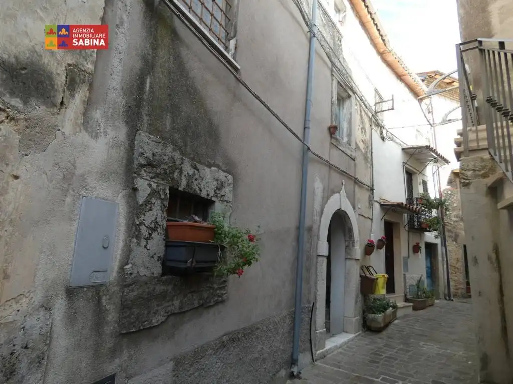 Appartamento in vendita a Mompeo