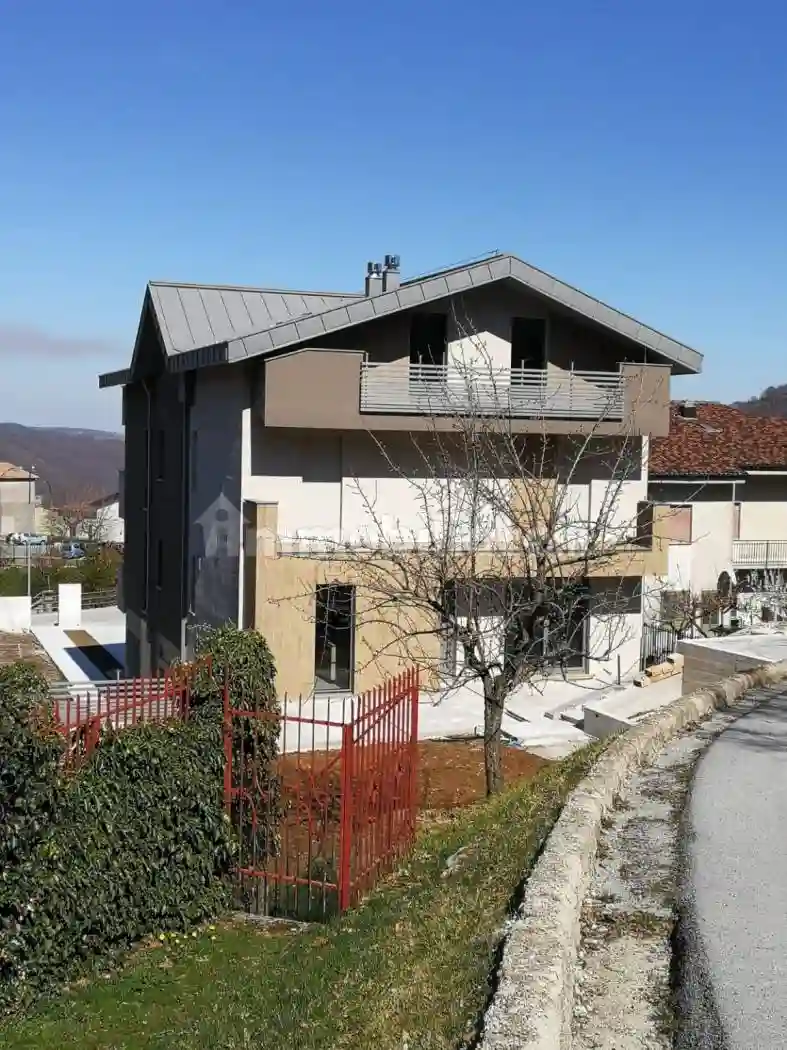 Terratetto unifamiliare via Piave 1, Centro, Castelsaraceno - foto 4