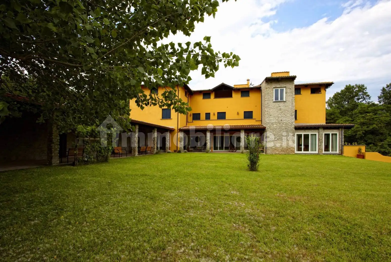 Palazzo - Edificio in vendita a Caccuri