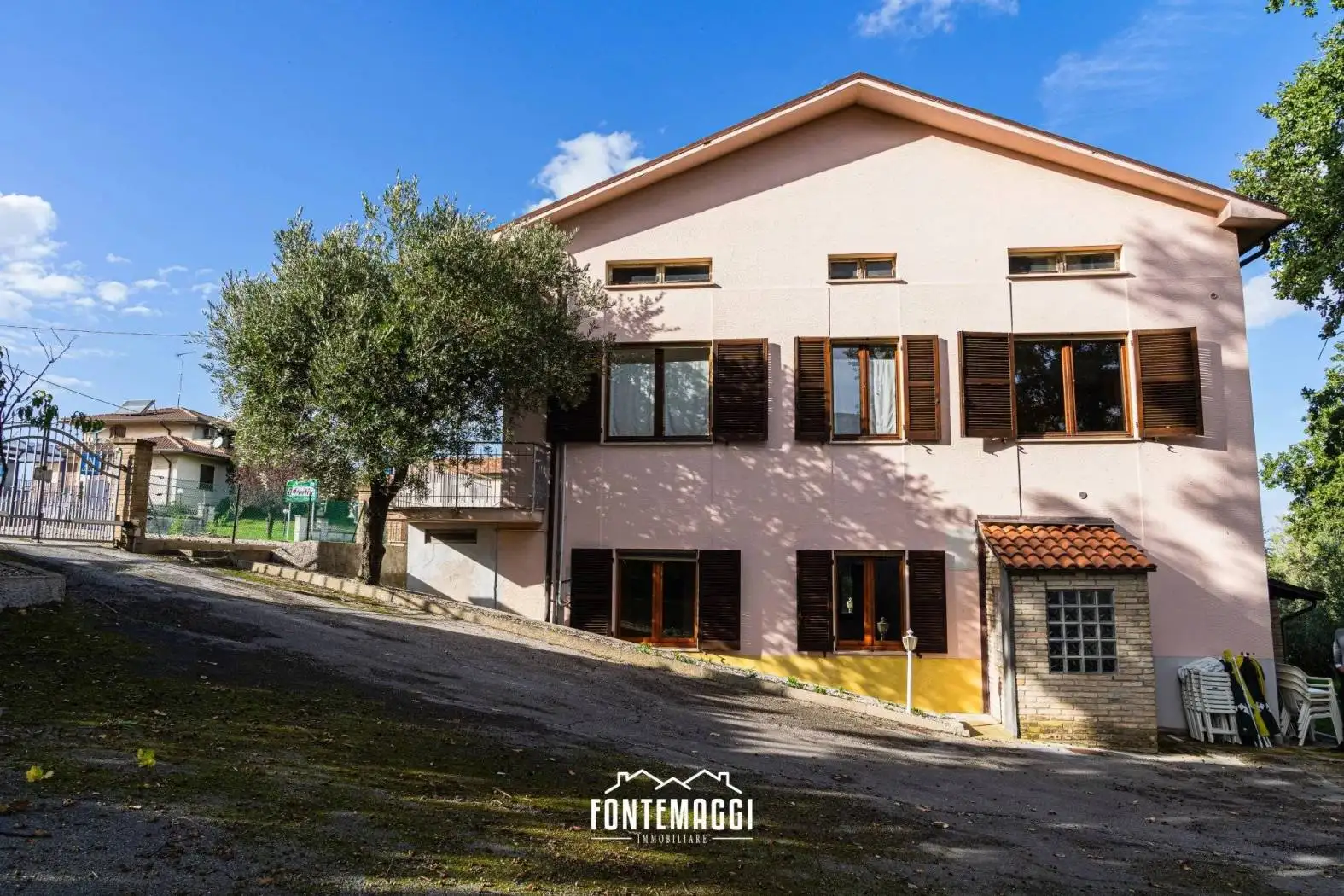 Villa in vendita a Terre Roveresche