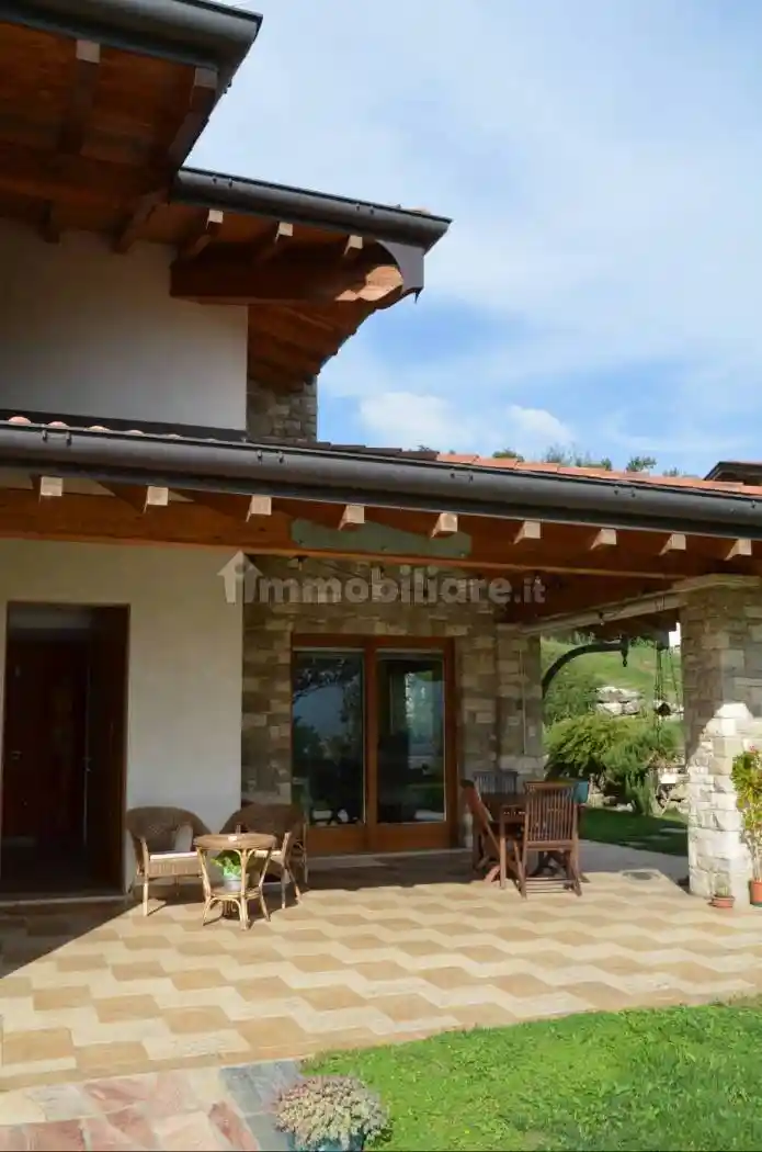 Villa in vendita a Casazza