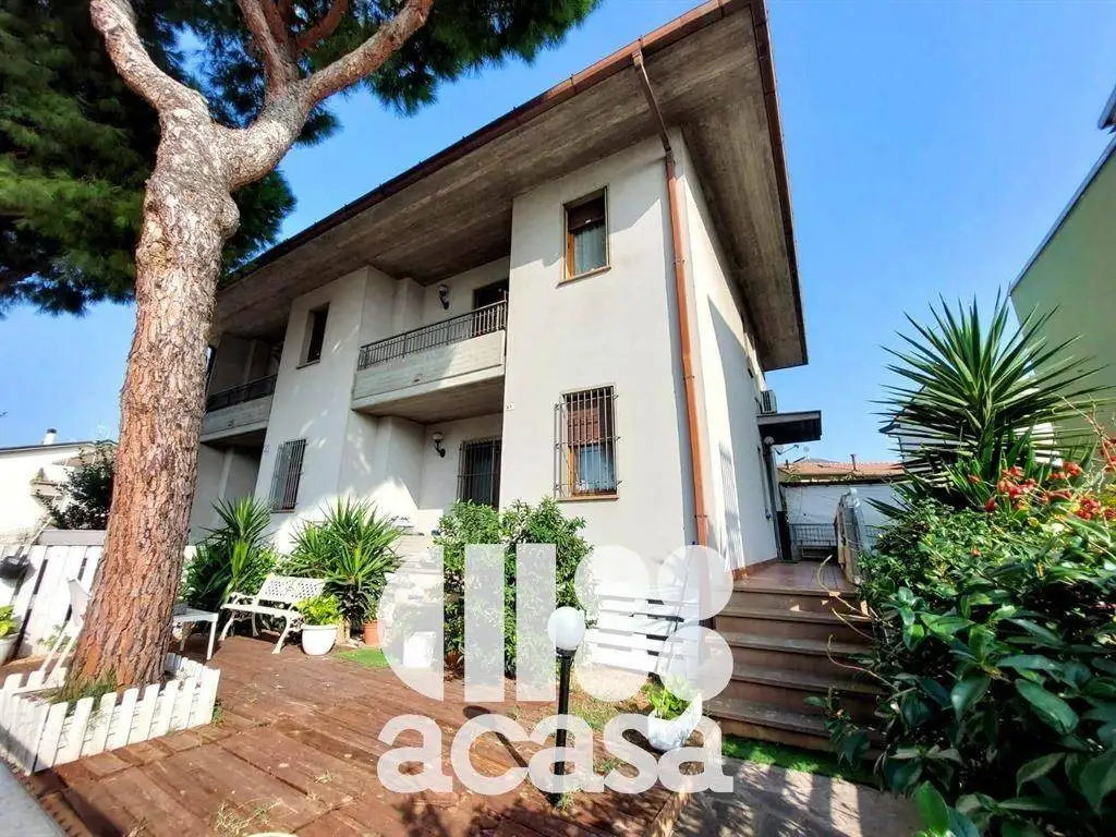 Villa in vendita a Cesenatico