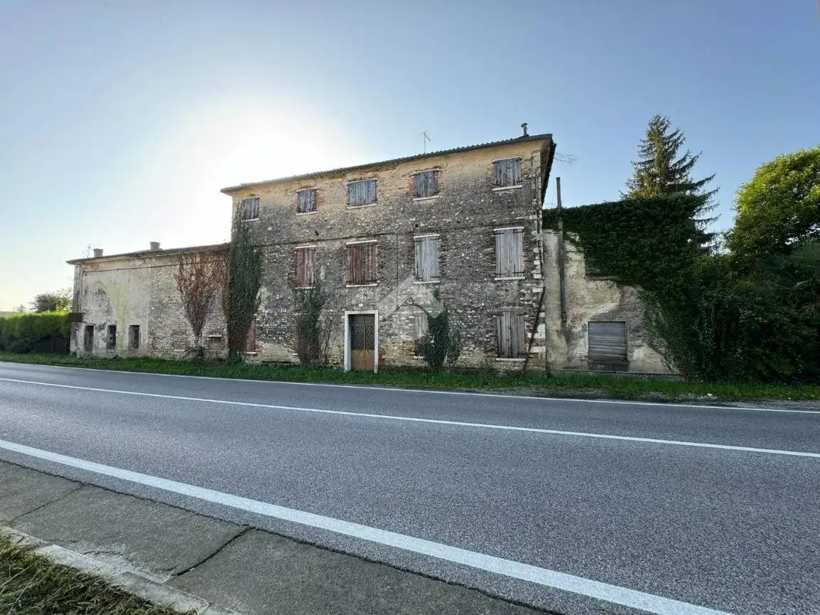 Rustico - Casale in vendita a Mussolente