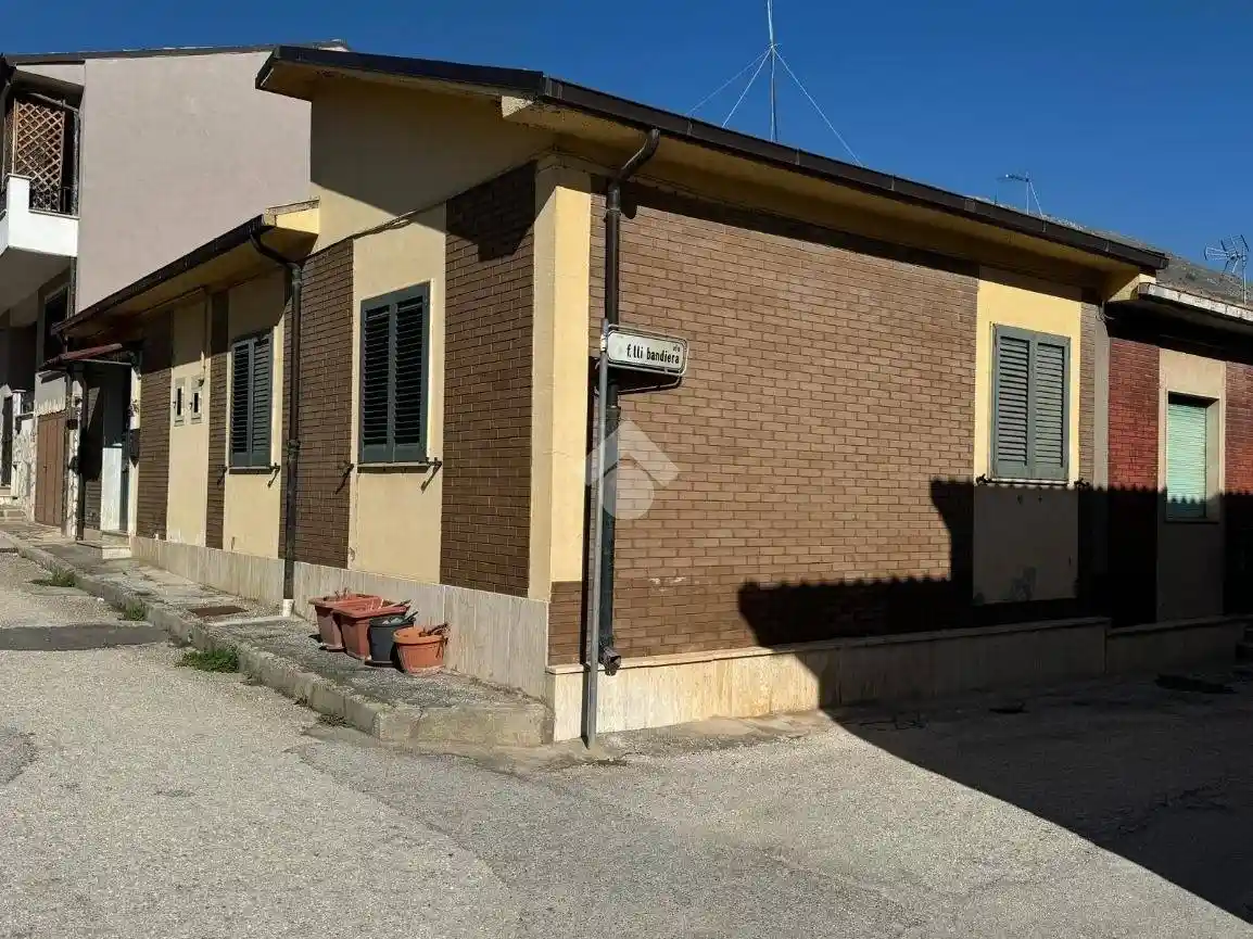 Terratetto unifamiliare via Marco Minghetti 3, San Pelino, Avezzano - foto 2