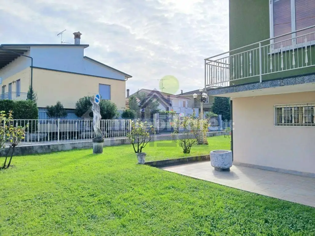 Terratetto unifamiliare via XXV Aprile 80, Bozzolo - foto 2