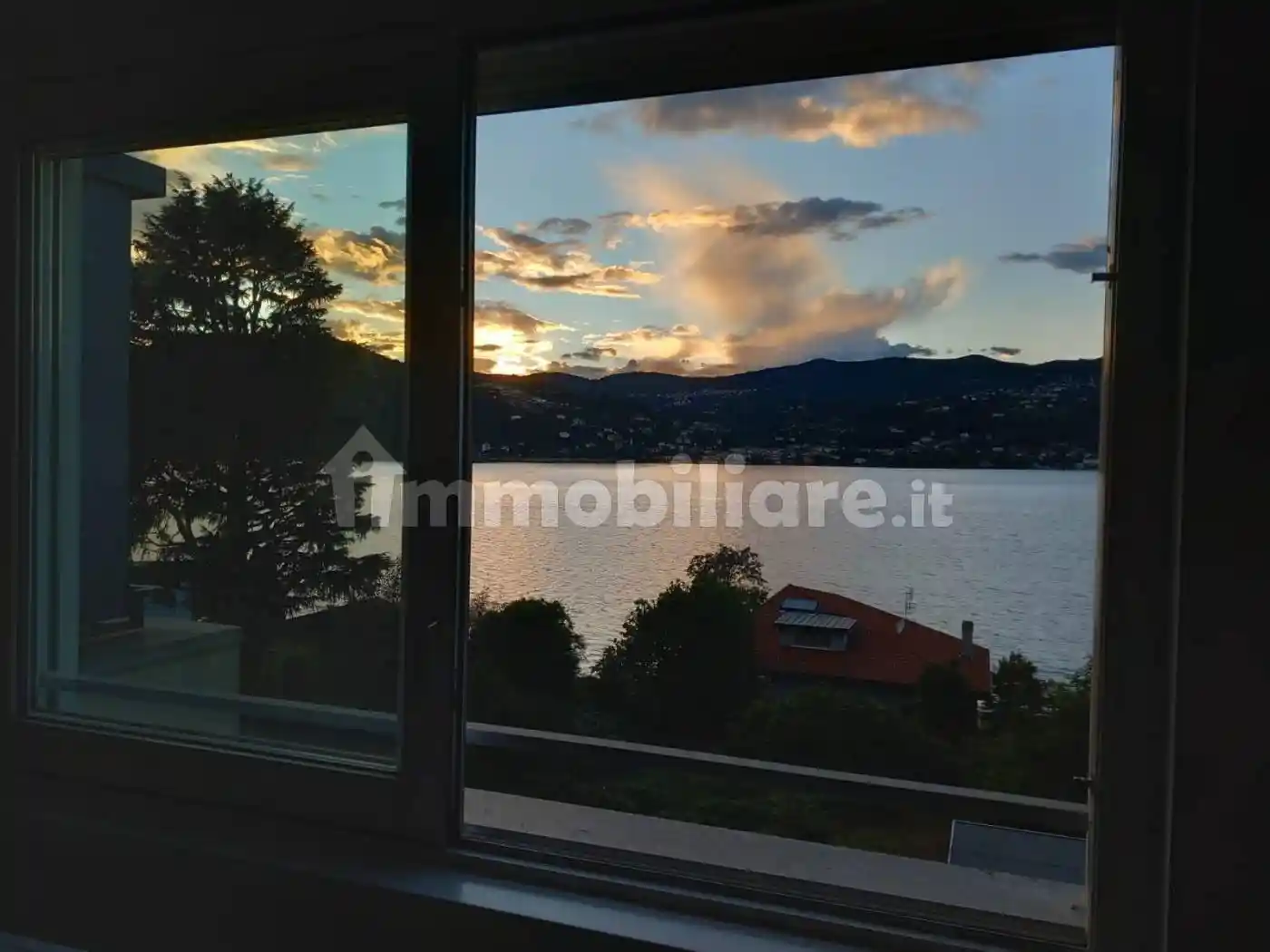 Appartamento in affitto a Angera