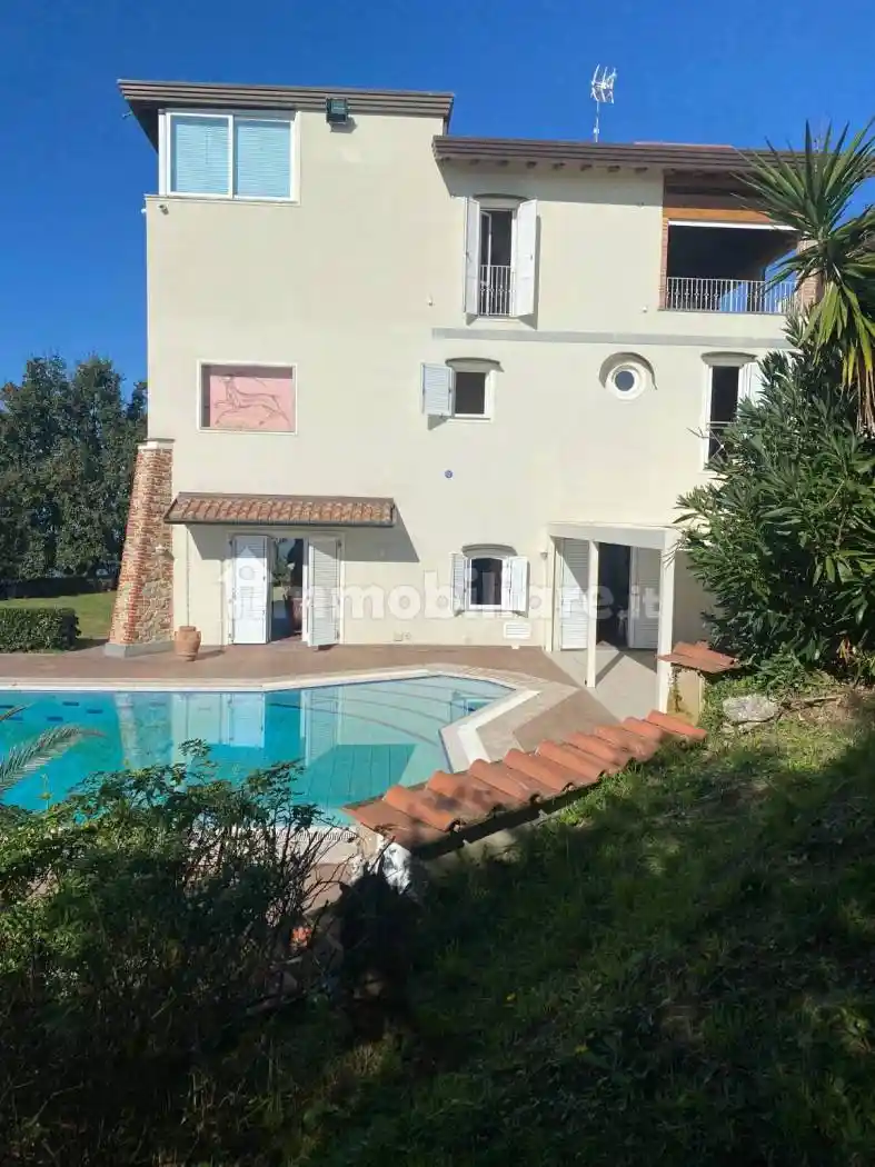 Villa in vendita a Massarosa