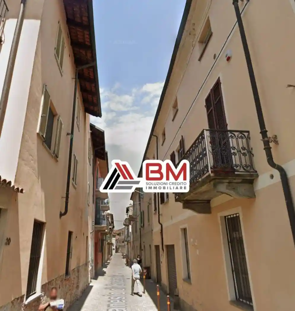 Palazzo - Stabile in vendita a Carmagnola