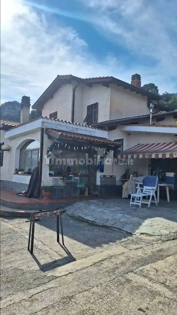 Villa in vendita a Bordighera