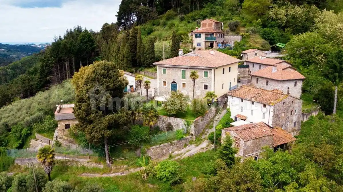 Rustico - Casale in vendita a Camaiore