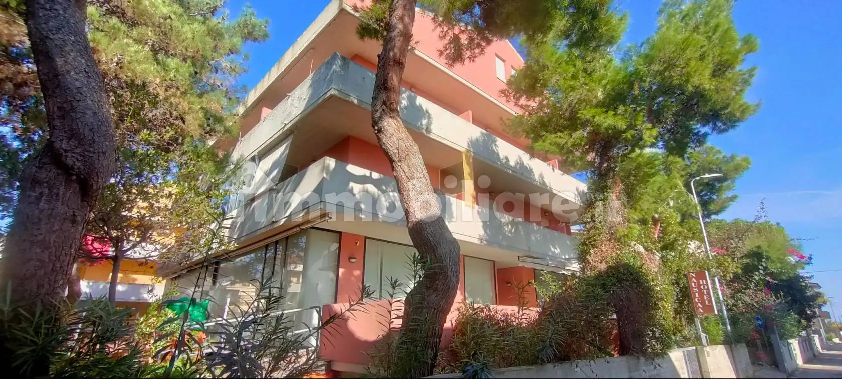 Palazzo - Edificio in vendita a Tortoreto