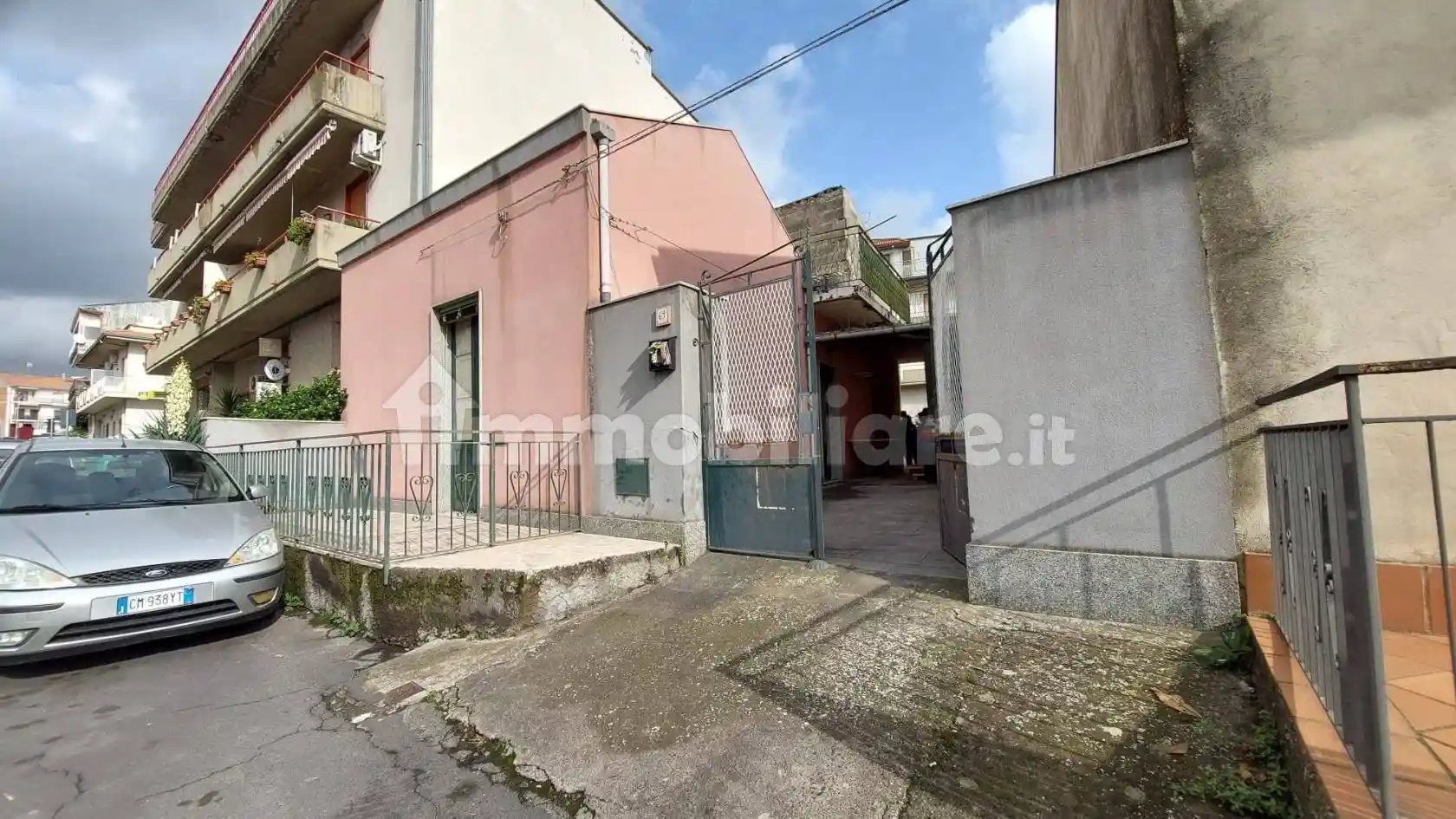 Villa in vendita a Camporotondo Etneo