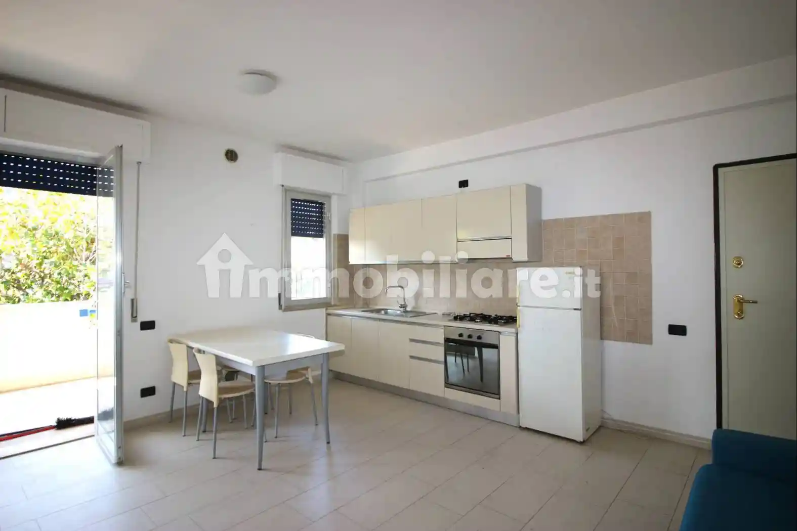 Trilocale via Olimpica 18, Centro, Alba Adriatica - foto 4