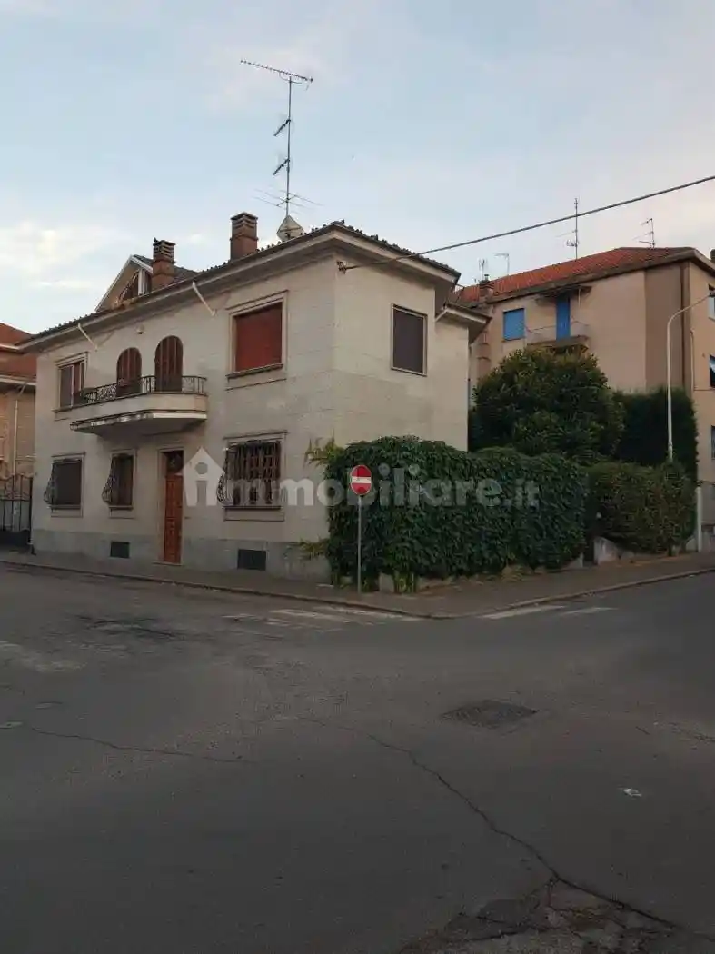 Villa in vendita a Valenza